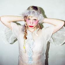 Canciones traducidas de petite meller featuring: merlin bronques